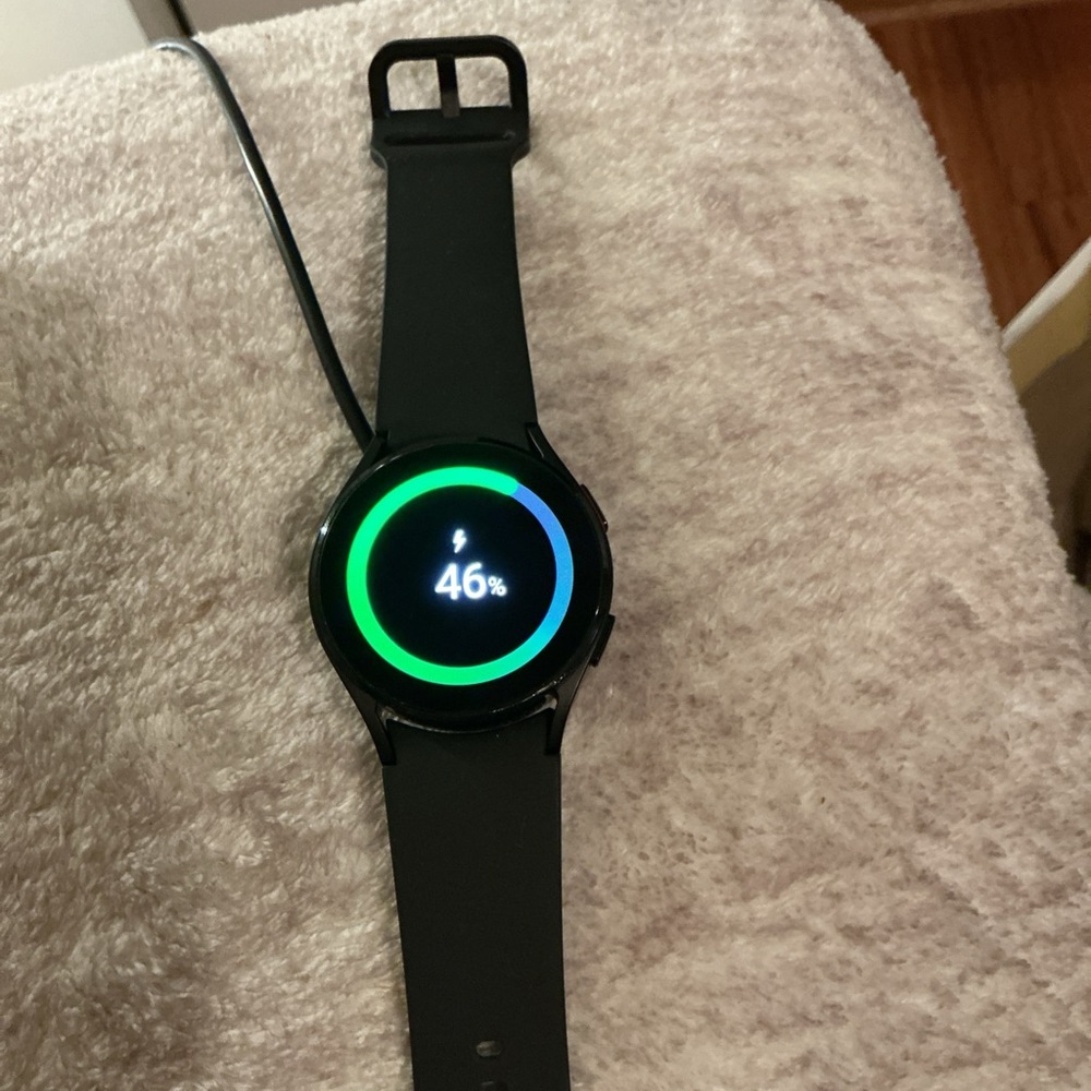 Samsung Black Smartwatch with Fitness Tracking